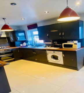king size room for rent wembley London, London